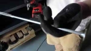 Скрепляем две доски по 200 мм саморезом Paneltwistec Blue AG