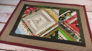 Как из кромок и полос сшить ланчмат. Лоскутная салфетка для сервировки стола.