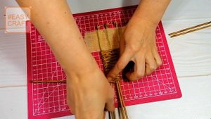 Красивая новогодняя поделка Олень из бумажных трубочек \ Как сделать оленя из бумажной лозы