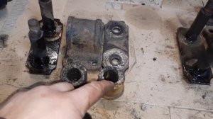 Замена втулок рессор УАЗ / Лифт 469, серьги от газели на УАЗ