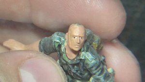 Роспись лица фигурки немецкого пехотинца. Акрил от Vallejo.