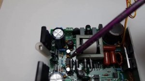 Маленький, но мощный усилитель для сабвуфера.