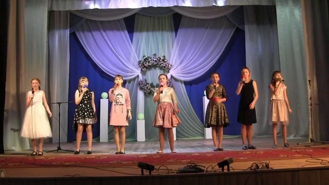 "Профессия мама", исп. ансамбль "Почемучки" ( Мучкап ) смотреть онлайн