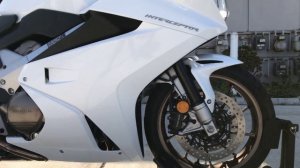 Onyx Moto / 2015 Honda VFR800FDF Interceptor Deluxe / Akrapovic Exhaust Sound Clip
