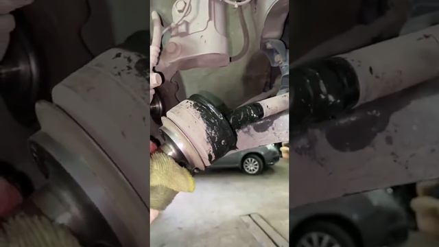 Хонда Цивик (Honda Civic). Замена ШРУСа и стоек стабилизатора.(Перезалив) смотреть онлайн