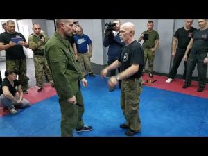 Защита от бокового удара ножом