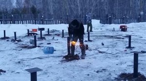 КАК МОНТИРУЮТ ВИНТОВЫЕ СВАИ ЗИМОЙ l Почему зимой ВЫГОДНЕЕ строиться. Винтовые сваи Челябинск