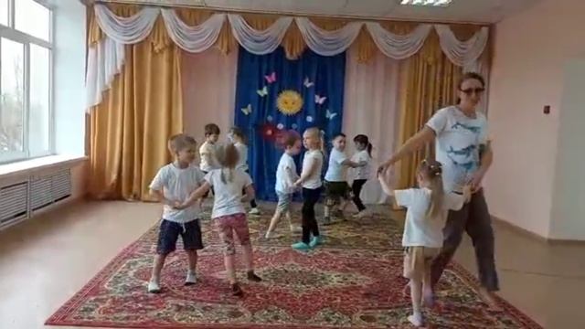 Музыкальное занятие «Семья»