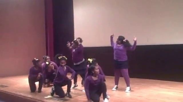 Phase 2 Dance Team It's that Tru Reaction Talent Showcase смотреть онлайн