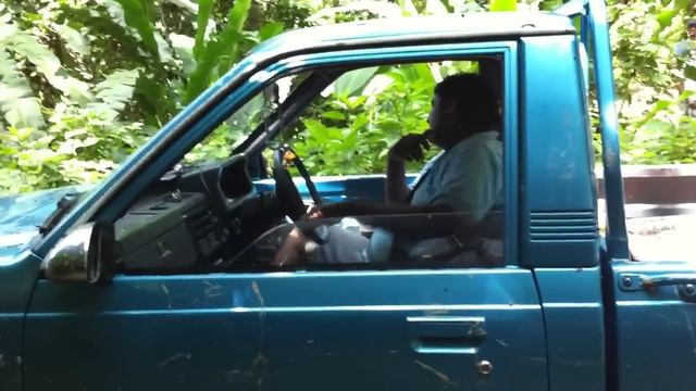 Mazda B2500 Pulling Pickup Out Of A Off-Road Trail (Part 1) смотреть онлайн