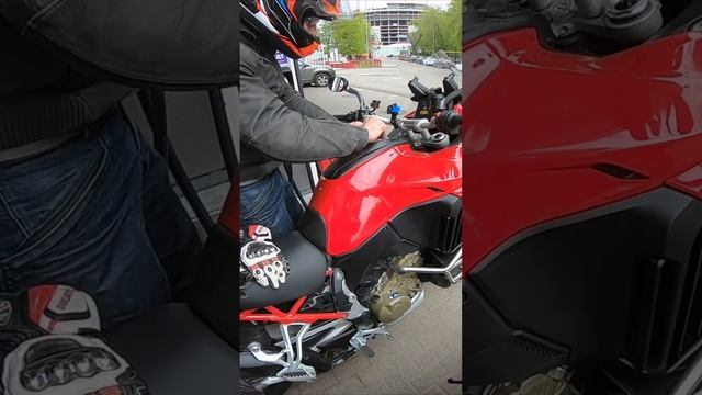 Как открыть бесключевую крышку бензобака на Ducati #ducati #akrapovic #multistradav4s