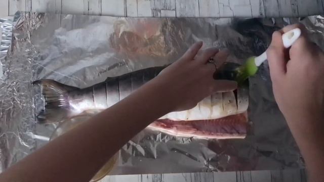 КАК ПРИГОТОВИТЬ ГОРБУШУ В ДУХОВКЕ СОЧНУЮ И МЯГКУЮ В ФОЛЬГЕ ЦЕЛИКОМ? Красная рыба на праздник смотреть онлайн