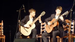 Гитарист-композитор Д. Довгопол. Пьеса для дуэта гитар "Песни бамбука".