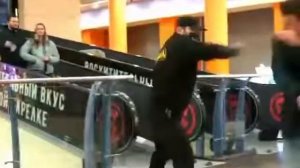 Где маска? Охранник бьет без маски (пранк)-