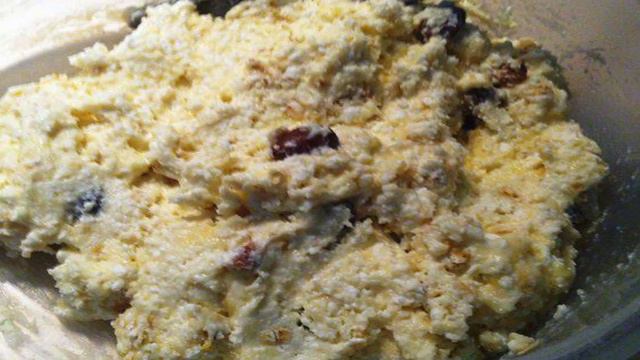 Сырники из творожных сырков с изюмом