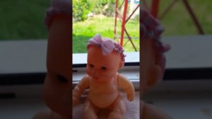 Малышка обкакалась.Детки ТВ