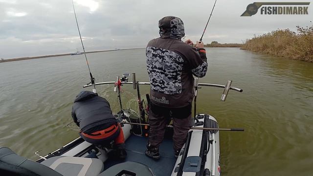 Улётная рыбалка, сазан, судак, жерех раздача по полной. Вышка, Банк Бахтемир. 05 ноября 2022 смотреть онлайн