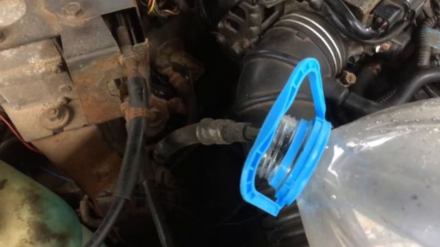 Как слить большую часть бензина из под капота ММС Галант 6 Е33А