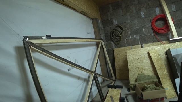 Делаю ворота в гараж. Подготавливаю гоночную машину Форд фокус RS. смотреть онлайн