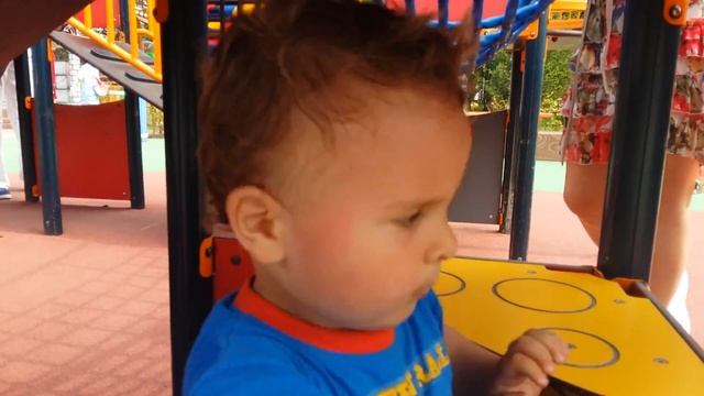 СУПЕР! АТТРАКЦИОНЫ Приключение малыша на Диво острове. Парк развлечений. MirSash смотреть онлайн