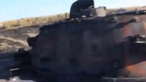 18  Сгоревший украинский танк слабонервным не смотреть! Remains of 3 Ukrainian Soldiers