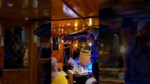 Ужин с танцами на арабской лодке в Дубае 🕺 ОАЭ 🇦🇪 #путешествие #оаэ #дубай
