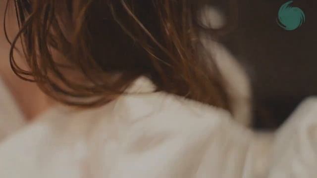 О домашнем уходе LUNDENILONA от редакторов журнала "Стильные прически" смотреть онлайн