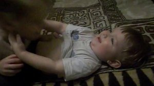 Детки смеются. children laugh