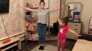 Детская веселая разминка «Двигайся-замри»