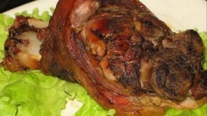 Свиная рулька запеченная в духовке.