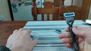 Лезвия Gillette skinguard sensitive кассеты жиллет