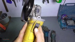 ✔ Так какая же болгарка лучше? Не покупай, пока не посмотришь! DeWalt или Makita
