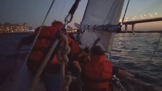 Парусная тренировка в Петербурге. Крейсерская яхта Л-6 "Диана". Sailing in St.Petersburg смотреть онлайн