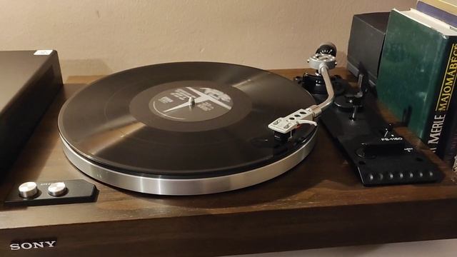 Denon PMA-720 AE & Sony PS-1158 смотреть онлайн