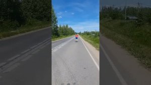 Техника скоростных лыжероллеров КОДХ Взгляд со спины Тренировки на скоростных лыжероллерах