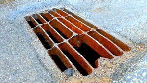 Вода Стекает в Канализацию. Звук Текущей Воды. Звук Вода Течет в Канализацию. Футаж Вода Течет Звук