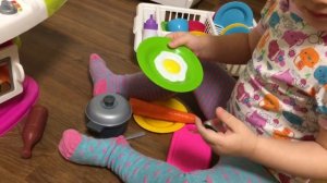 Крутая КУХНЯ для ребёнка/Софийка готовит на КУХНЕ