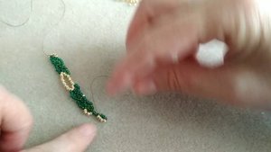 V-образное колье из бисера. Часть1