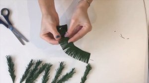 Еловые веточки своими руками.
