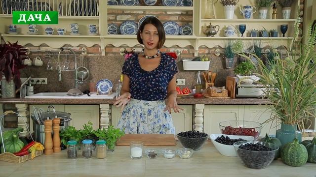 Заготовки на зиму из красной и черной смородины - мармелад и пряный соус