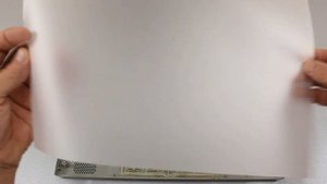 Оригинальный настольный светильник из монитора.