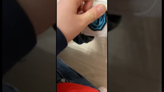 У меня новые кроссовки (не реклама, no ads) смотреть онлайн