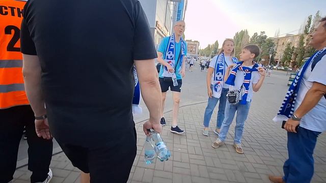 ФУТБОЛЬНАЯ АТМОСФЕРА ПЕРЕД ПЕРВОЙ ИГРОЙ НА ОБНОВЛЕННОМ СТАДИОНЕ ФАКЕЛ