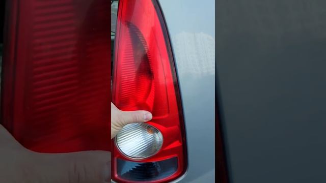 Рено Эспейс 4. Как снять задний фонарь смотреть онлайн