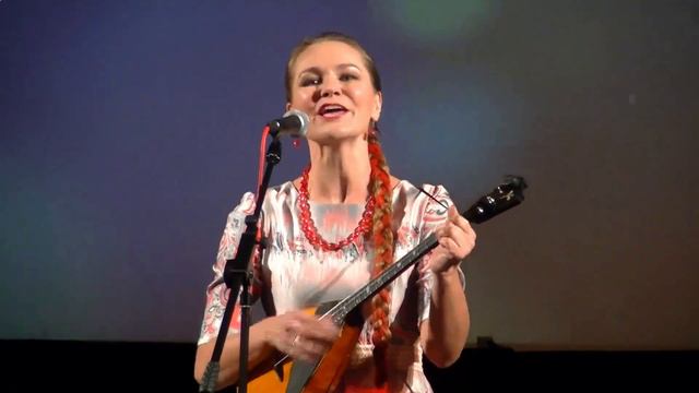 "Ох балалайка", (песня под балалайку). Поёт Светлана Ильина. Russian balalaika.