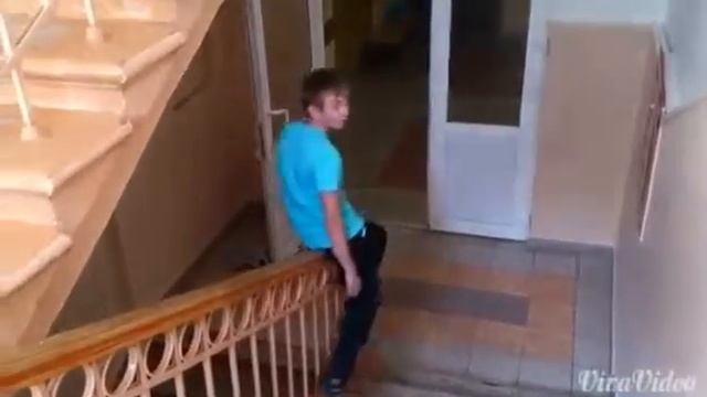 Как быстро подняться по лестнице. смотреть онлайн