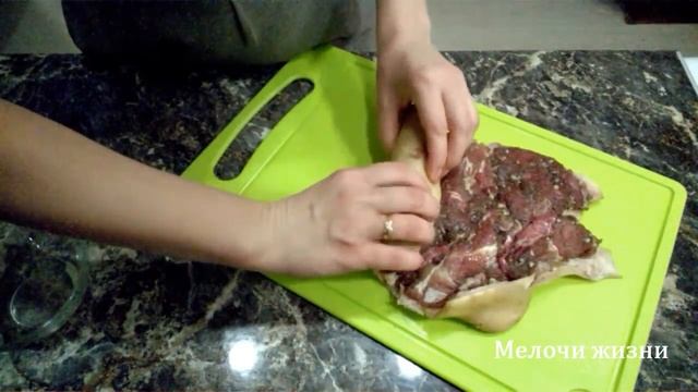 СОЧНЫЙ МЯСНОЙ РУЛЕТ на Новый Год из свиной рульки. Вкусно и не дорого вместо колбасы!
