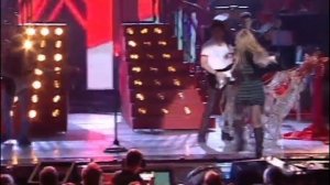 Shakira at the 2002 World Music Awards