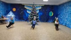 Новогодний утренник " Танец зайчиков"