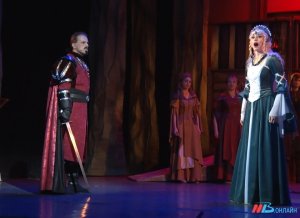 В Волгоградском музтеатре представили премьерный мюзикл "Робин Гуд"